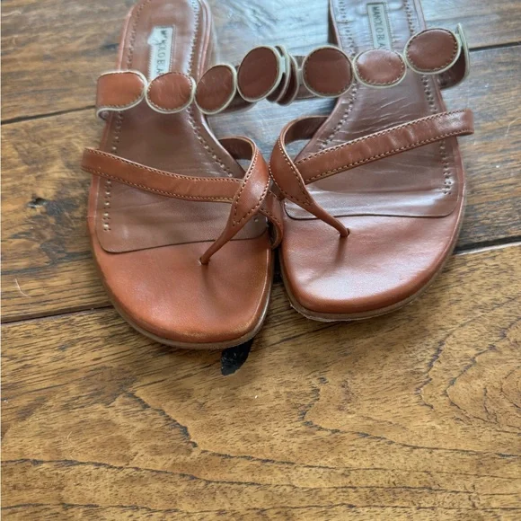 Manolo Blahnik Brown Leather Circle Sandals - Picture 3 of 3